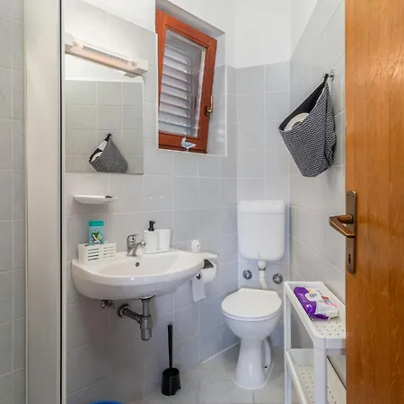 Appartement Beautiful In With Kitchen